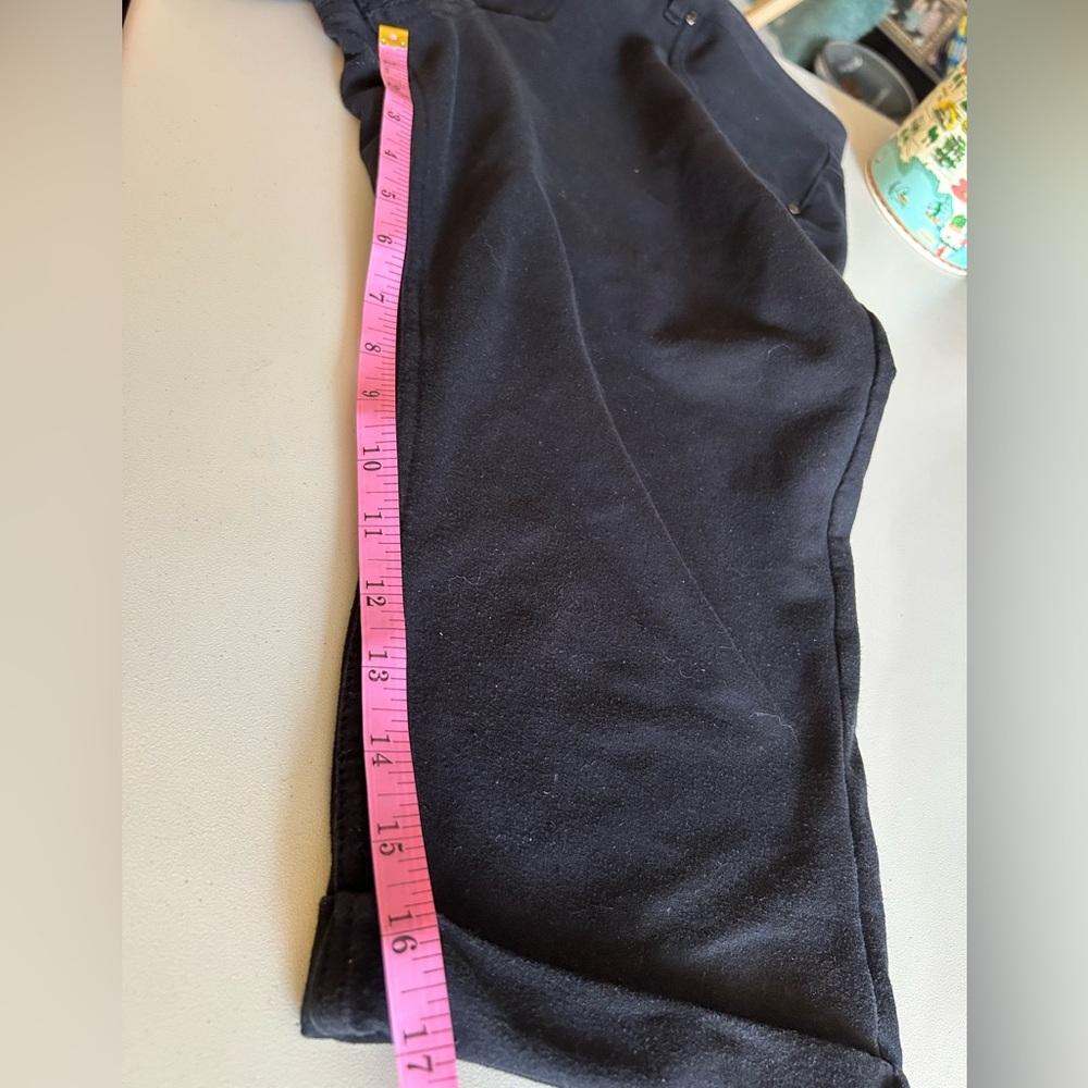 Like an Angel Elegant Black Capris - Picture 9 of 9